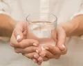 Usia Berapa Anak Boleh Minum Air Putih 8 Gelas Sehari? Simak Penjelasan Dokter