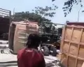 Kecelakaan di Jalan Tambakaji Ngaliyan: Truk Muatan Sirtu Terguling, Lalu Lintas Sempat Tersendat