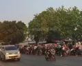 Aksi Massal Pemotor Nekat Lawan Arah di Genuk, Beralasan Macet karena Perbaikan Jalan
