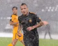 Radja Nainggolan Resmi Gabung Bhayangkara FC, Upaya The Guardians Bangkit dari Posisi Juru Kunci