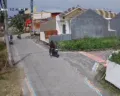 Terekam CCTV Kreak Bocah SMP Tawuran di Perum Bumi Bangetayu Genuk, Bawa Sajam dan Lempar Batu