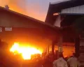 Kebakaran di Gudang Kayu PT Kapuas Gebanganom Genuk, Diduga karena Korsleting Listrik