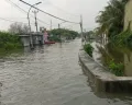 Banjir di Gebanganom, Warga Tetap Nekat Lintasi Jalan meski Motor Mogok
